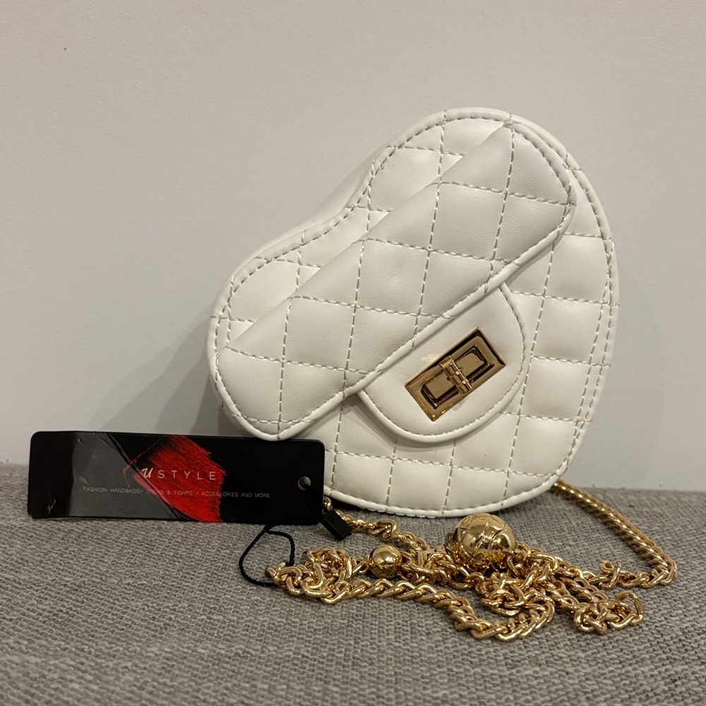 Elegant White Heart Mini Bag with Gold Chain